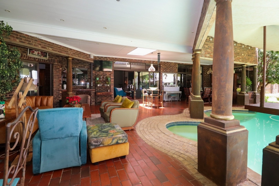 5 Bedroom Property for Sale in Wilkoppies North West